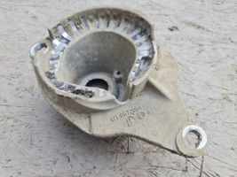 Volvo V70 Etuiskunvaimentimen kannake 8672094