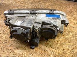 Volvo S40, V40 Lampa przednia 30899682