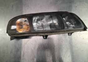 Volvo S60 Lampa przednia 8693588