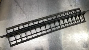 Renault Kangoo I Front bumper upper radiator grill 07404020