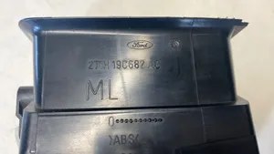 Ford Connect Dysze / Kratki środkowego nawiewu deski rozdzielczej 2T1H19C682AC