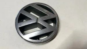 Volkswagen PASSAT B5 Valmistajan merkki/logo/tunnus 3B0853601