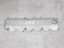 BMW 3 E30 Pokrywa zaworów 11121713116