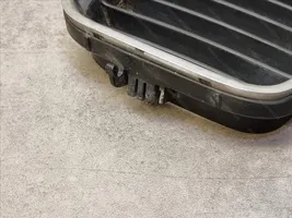 BMW 8 E31 Maskownica / Grill / Atrapa górna chłodnicy 51138124271