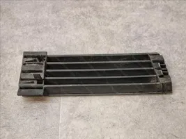 BMW 8 E31 Maskownica / Grill / Atrapa górna chłodnicy 51131940907