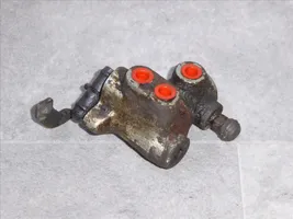 BMW 7 E38 Air suspension valve block 37121090628