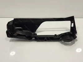 BMW 5 E60 E61 Kita variklio galvutės detalė 13717793203