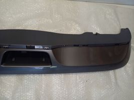 Suzuki Vitara (LY) Moldura inferior del parachoques trasero 7187186R