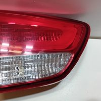 KIA Carens III Lampy tylnej klapy bagażnika 92403A4