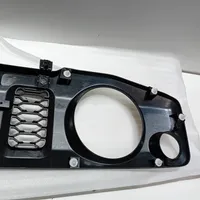 Suzuki Jimny Grille calandre supérieure de pare-chocs avant 7211078R00