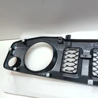 Suzuki Jimny Grille calandre supérieure de pare-chocs avant 7211078R00