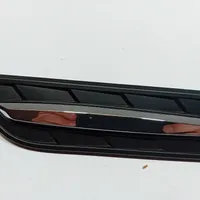 Suzuki Vitara (LY) Garniture pour voûte de roue avant 72611-54P0