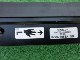 Bentley Bentayga Priekšējais slieksnis (virsbūves detaļa) JNV071065A