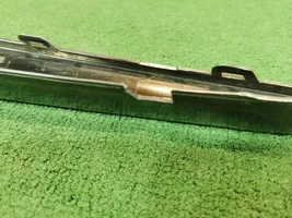 BMW 5 G30 G31 Modanatura separatore del paraurti anteriore 8063267