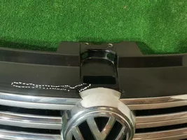 Volkswagen Phaeton Etupuskurin ylempi jäähdytinsäleikkö 3D0853653F