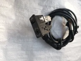 BMW 3 F30 F35 F31 Connettore plug in USB 9229246