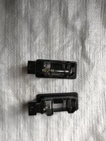 BMW 5 E60 E61 Lampa oświetlenia tylnej tablicy rejestracyjnej 7165646