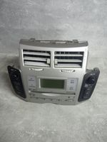 Toyota Yaris Panel / Radioodtwarzacz CD/DVD/GPS 861200D210