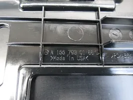 Mercedes-Benz ML W166 Takaluukun/tavaratilan spoileri A1667930088