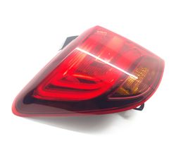 Toyota Yaris Lampy tylnej klapy bagażnika 