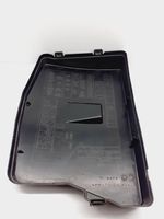 Toyota Avensis T270 Coperchio scatola dei fusibili 8266205170