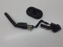 Volvo XC60 Windshield washer spray nozzle 