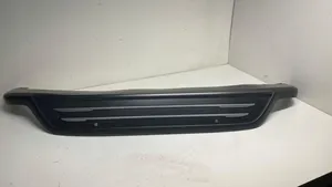 Hyundai Kona I Moldura embellecedora de la barra del amortiguador trasero 86612-DDAA0