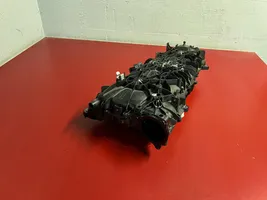 BMW X7 G07 Intake manifold 8647977