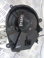 Volkswagen PASSAT B5 Ventola riscaldamento/ventilatore abitacolo 8D1820021