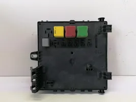 Opel Vectra C Module de fusibles 13189926