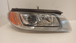 Volvo XC70 Lampa przednia 31353321