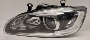 Volvo V60 Lampa przednia 31420110