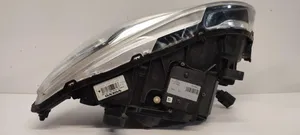 Volvo V60 Lampa przednia 31420110