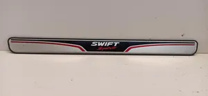 Suzuki Swift Listwa progowa przednia / nakładka 