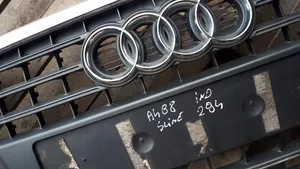 Audi A4 S4 B8 8K Etupuskurin ylempi jäähdytinsäleikkö 