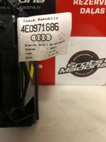 Audi A8 S8 D3 4E Takaoven säilytystasku/laatikko 4E0971686
