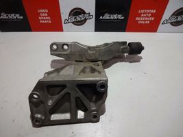 Infiniti G35 Engine mount bracket AF8R