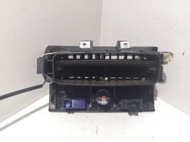 BMW X5 E53 Aizmugurējā gaisa - ventilācijas reste 8370910