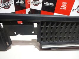 Land Rover Range Rover L322 Grille de plage arrière 7010348