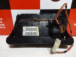 BMW 1 E81 E87 Auton tuhkakuppi 7129142