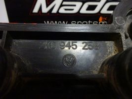 Volkswagen Caddy Galinio žibinto detalė 2K0945258