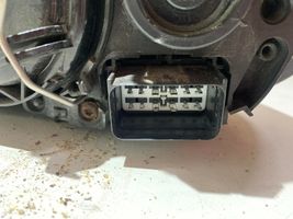 Volvo V50 Lampa przednia 30698896