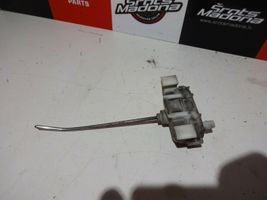 Audi A4 S4 B5 8D Moteur de verrouillage trappe à essence 8D0862153