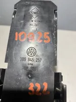 Volkswagen PASSAT B5 Porte ampoule de feu arrière 3B9945257