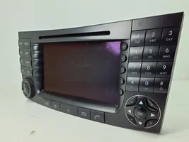 Mercedes-Benz E W211 Panel / Radioodtwarzacz CD/DVD/GPS ZU68S800016W