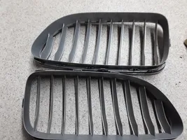 BMW 6 F06 Gran coupe Grille calandre supérieure de pare-chocs avant 7212849