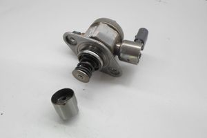 Volkswagen PASSAT B6 Polttoaineen ruiskutuksen suurpainepumppu 06H127025E