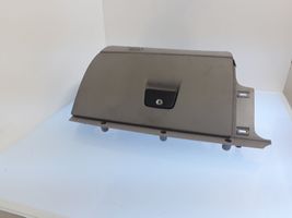 Volvo V50 Glove box 