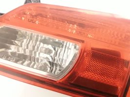 Subaru Outback Lampy tylnej klapy bagażnika 