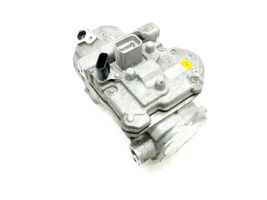 Toyota RAV 4 (XA40) Ilmastointilaitteen kompressorin pumppu (A/C) 0422000533